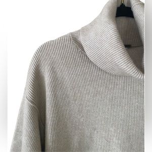 Free people oatmeal Heather Sweater size XS